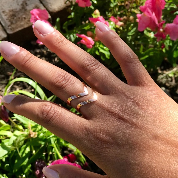 2 row 18k Gold chevron Ring stacking ring for her - Picture 5 of 6